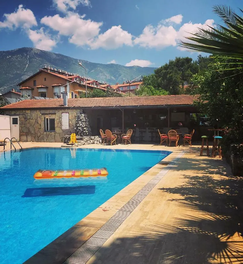 Ünlü Hotel Ölüdeniz 2*,