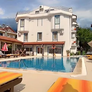 Aparthotel California