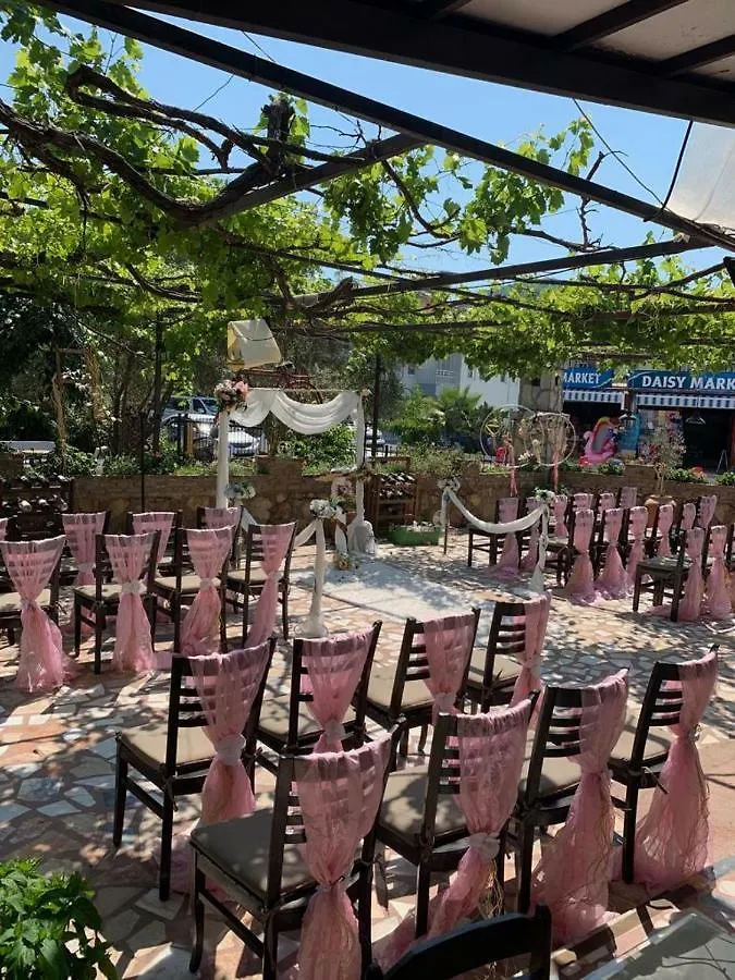 Unlu Hotel Ολουντενίζ